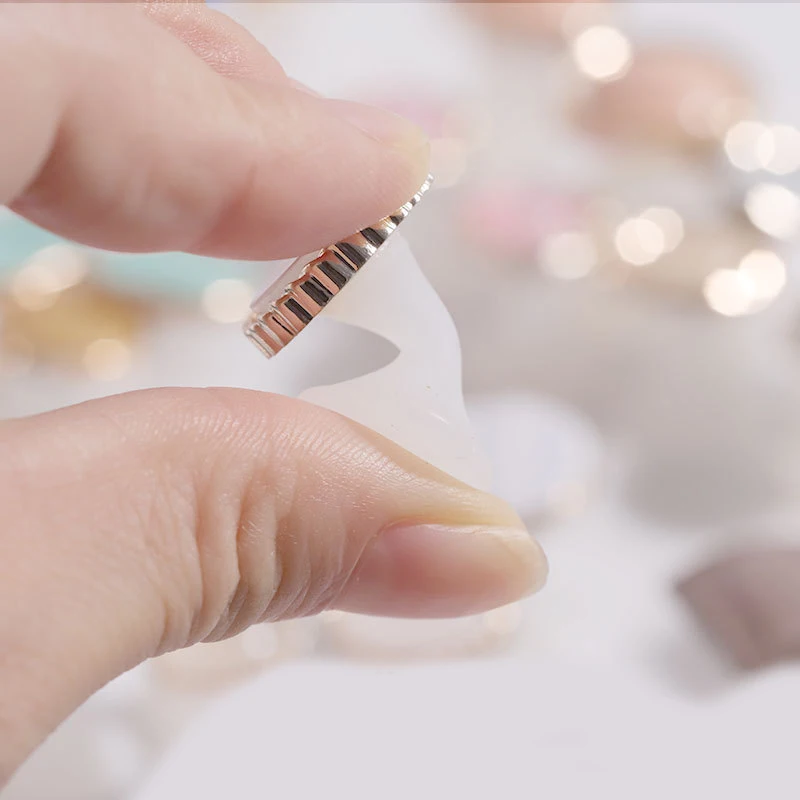 Separador de dedos de silicona para salón de manicura y pedicura, de perlas encantadoras, margaritas y flores, herramientas de arte de uñas, 8 Uds.