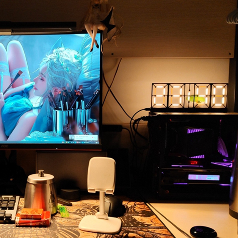 LED Clock Pseudo Glow Hollow Clock Electronic Clock Sense of Home Furniture Add the Joy of Life