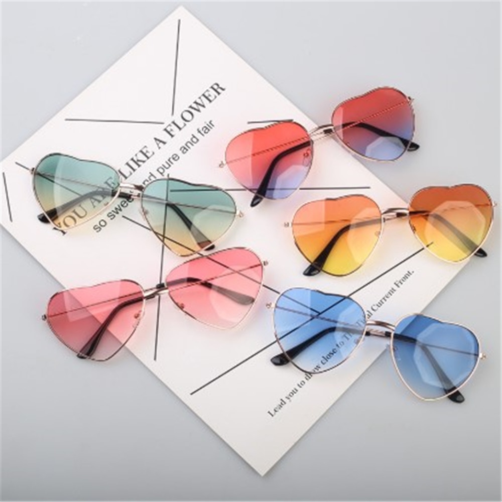 1 Pcs Womens Mode Hartvorm Zonnebril Festival Reflecterende Spiegel Lens Luxe Zonnebrillen Voor Dames