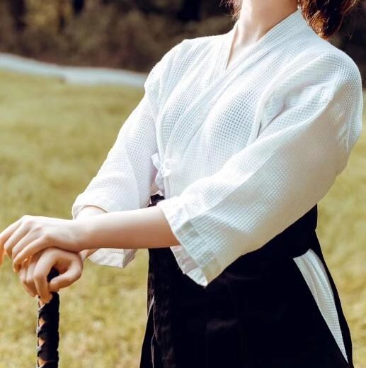 Zomer Dunne Blauw/Wit Puur Katoen Japanse Kendo Honingraat Uniformen Hakama Iaido Tops Aikido Vechtsporten Pak: XS / white