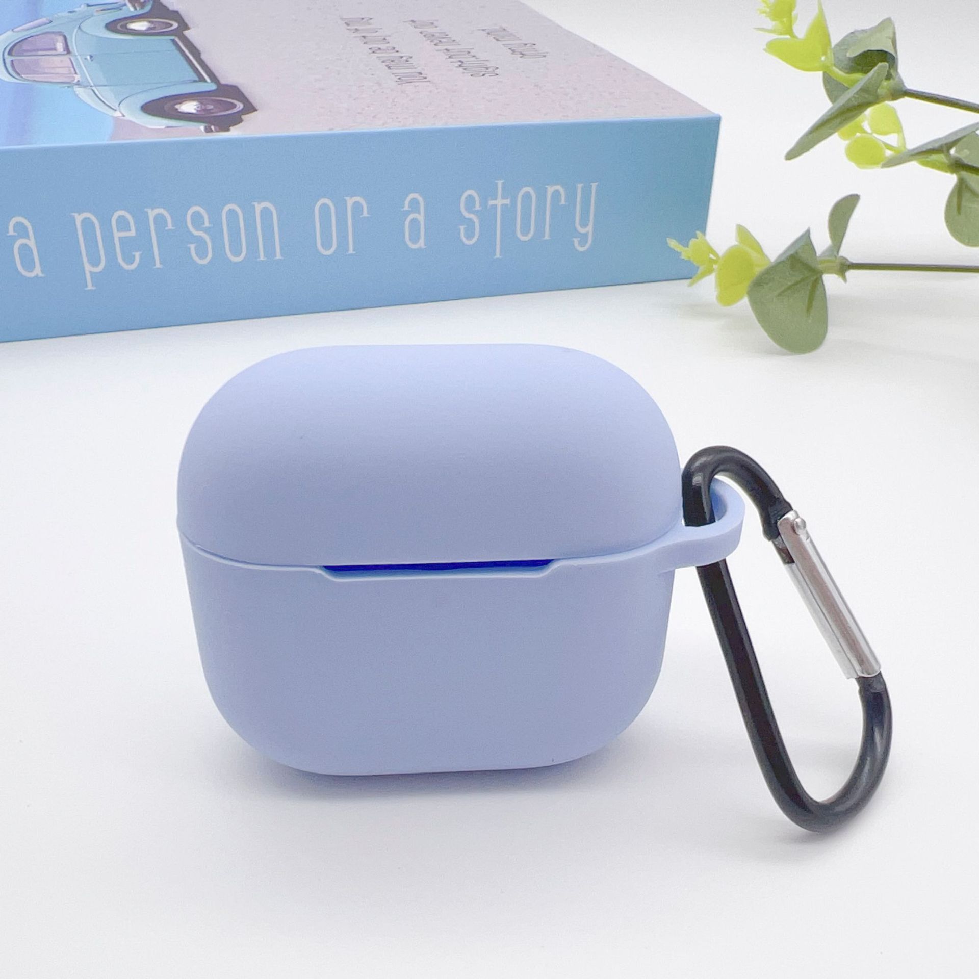 OUIO Funda para auriculares inalámbricos Funda protectora de cobertura total con hebilla colgante, funda para auriculares de gel de sílice para AirPods 4: NAVY