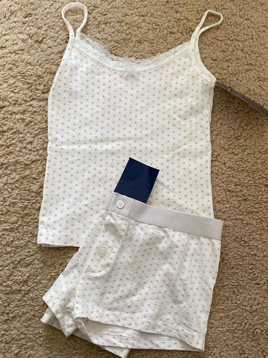 Conjunto de 2 piezas de pantalones cortos con chaleco de fresa para mujer, camiseta sin mangas ajustada con lazo y ojales y cintura elástica, pantalón corto recto de retazos, conjuntos dulces