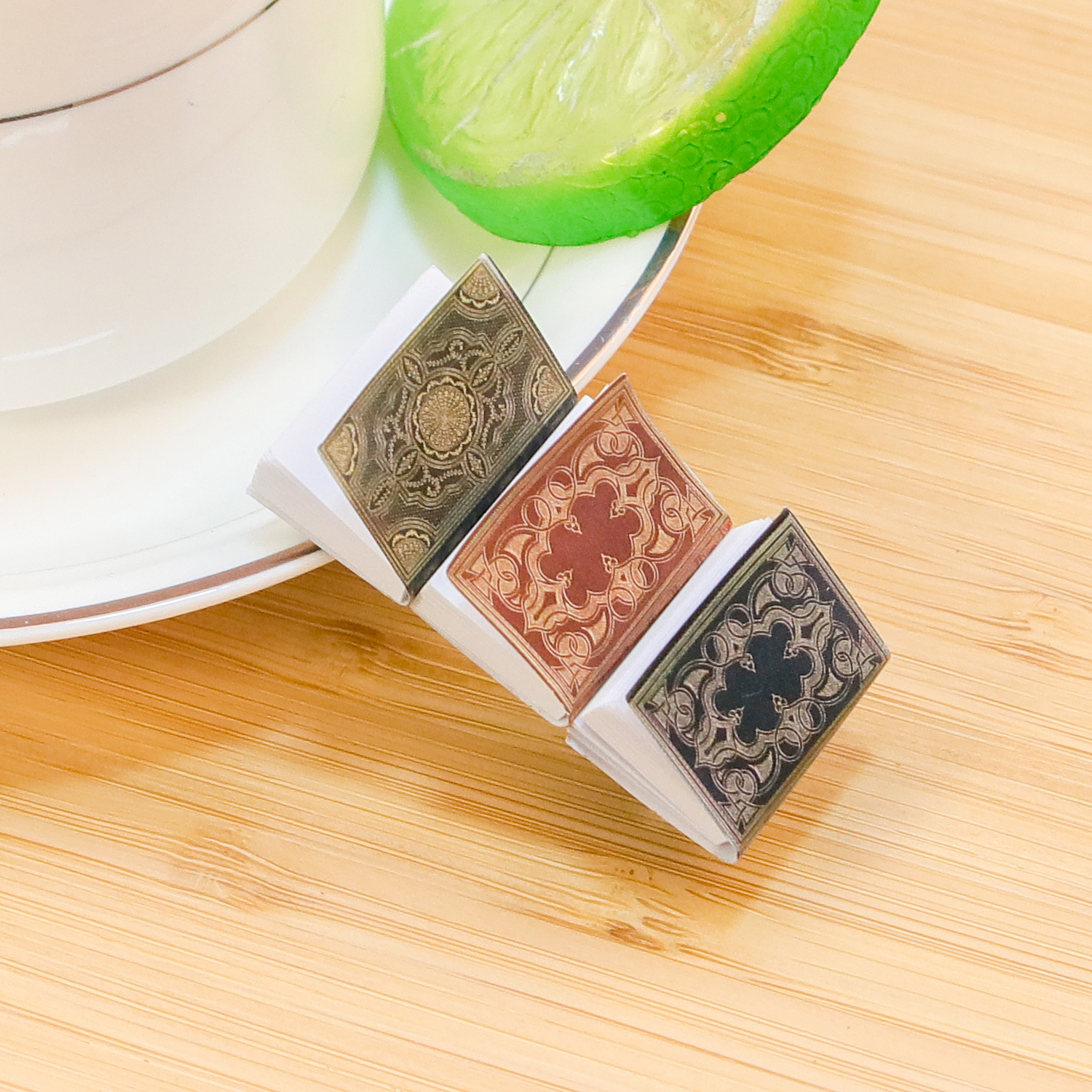 1 Stuk Miniatuurboek Haarclip Boek Liefhebber Vierkant Hoofddeksels Klassiek Boek Haarclips Paper Boek Haarclip Barretvoor Meisjes Vrouwen: Lavendel