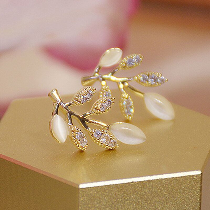 Simple Joker Leaf Zirconia Opal Earrings for Women Exquisite Rhinestone Flower Geometric Stud Earring Girls Classic Jewelry: 3