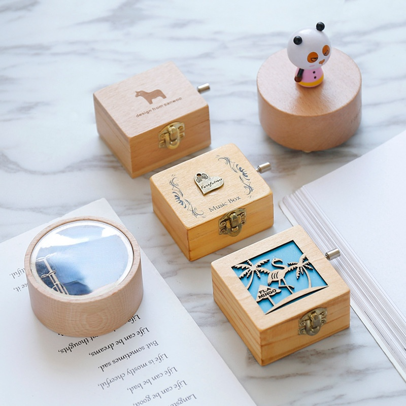 Wood Carving and Color Printing Music Box Cute Animal Music Box Hand Crank Wooden Music Box Children's Birthday Valentine's Day