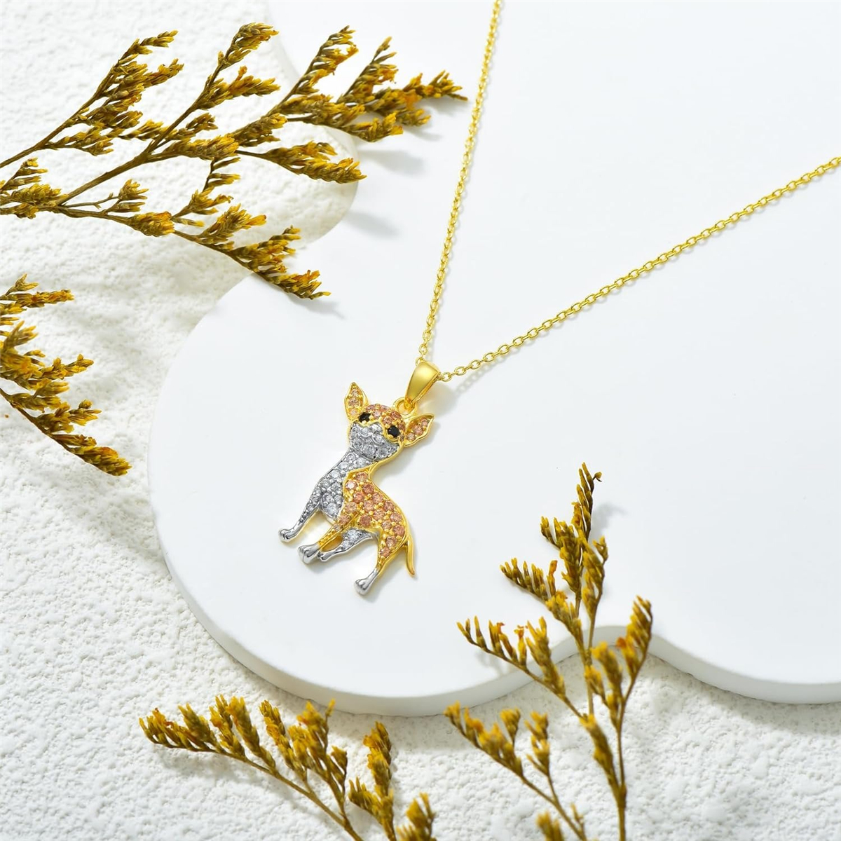 Collar con colgante de Chihuahua dorado bonito y para mujer, exquisitos accesorios de joyería para cachorros, de vacaciones para amantes de los perros