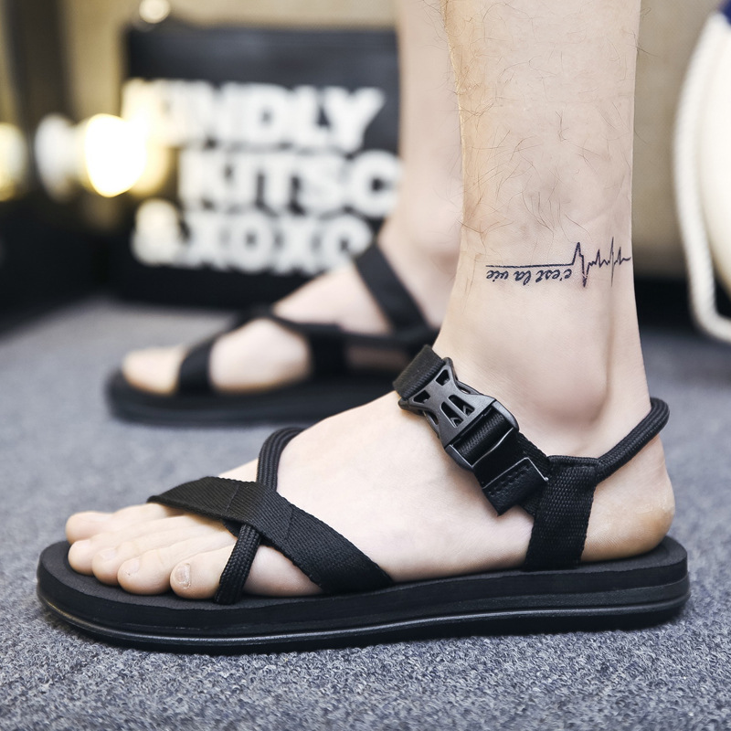 M-anxiu Summer Flat Antiskid Rubber Sole Beach Sandal Men Casual Ankle Buckle Strap Cross Tied Sandal