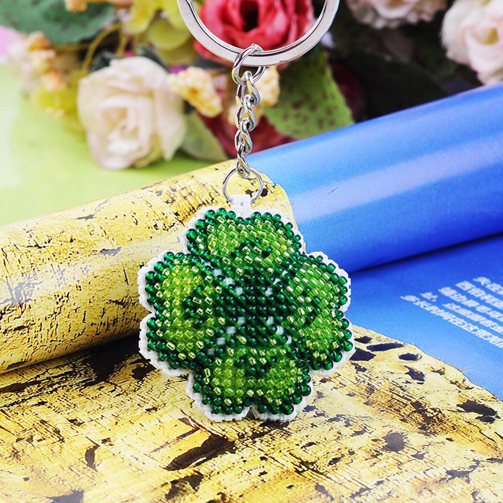 Diy pärlbroderi startpaket nyckelkedja kit lucky leaf star nyckelring hantverk handarbete korsstygn pärla broderi