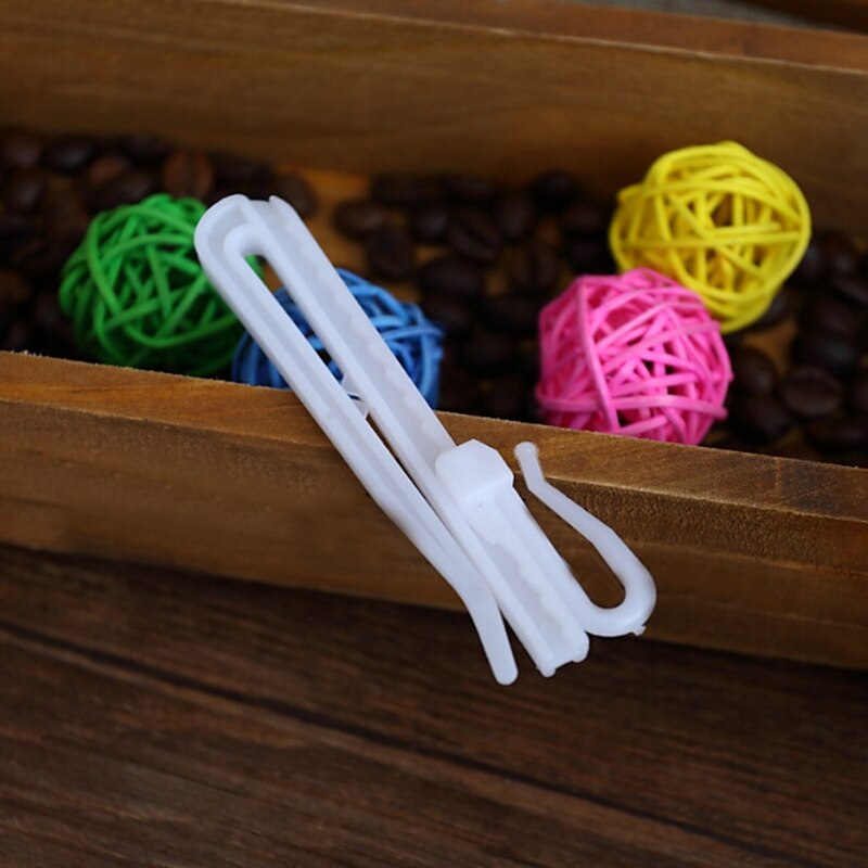 300 stuks plastic gordijnhaken stereo raam wit plastic verstelbare hoogte gordijn accessoires voor het ophangen aan het plafond