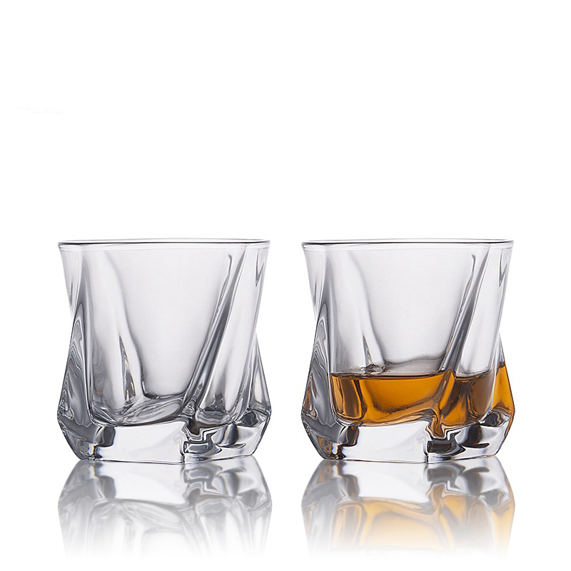 luxury lead-free Crystal glass whiskey decanter set with 6 Pcs whiskey wine glass for Alcohol Bourbon Scotch 7 Pcs Set 220408-08