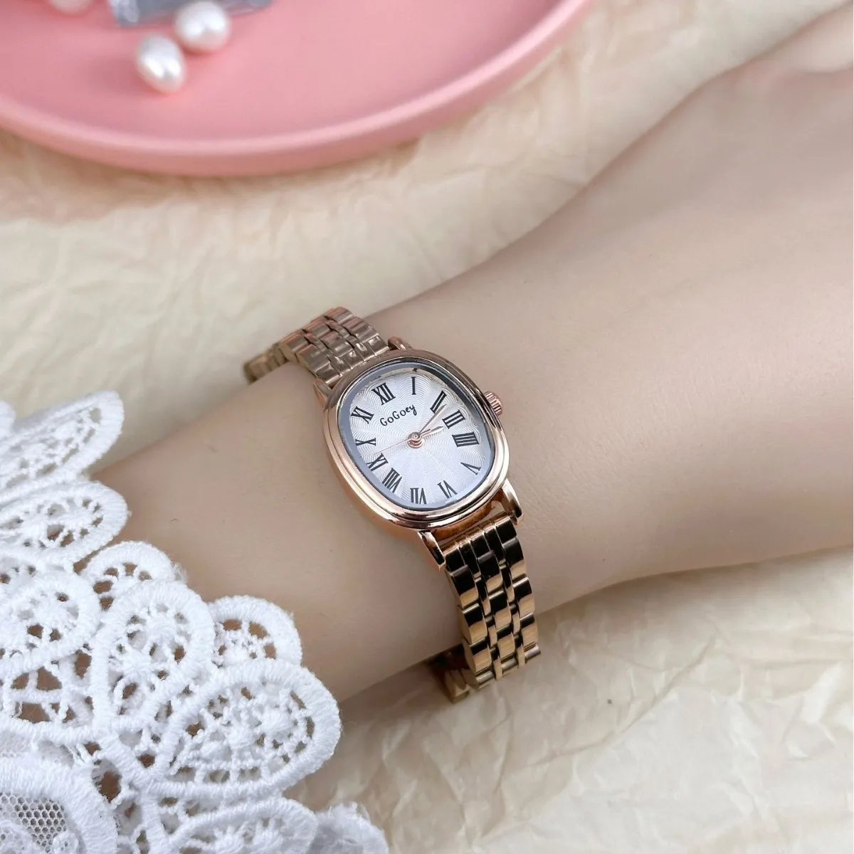 Versatile Oval Dial Women Quartz Watch Roman Scale Gold Steel Strap Wristwatch Reloj Mujer