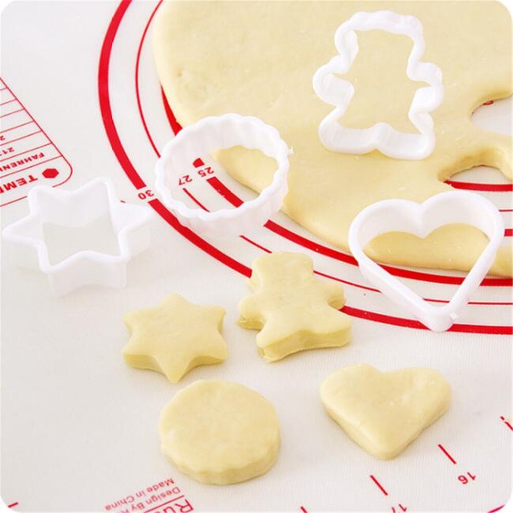 6pcs/set Christmas Cookie Cutter Tools Stainless Steel Gingerbread Men Shaped Biscuit Mold Kitchen Cake Decorating Tool