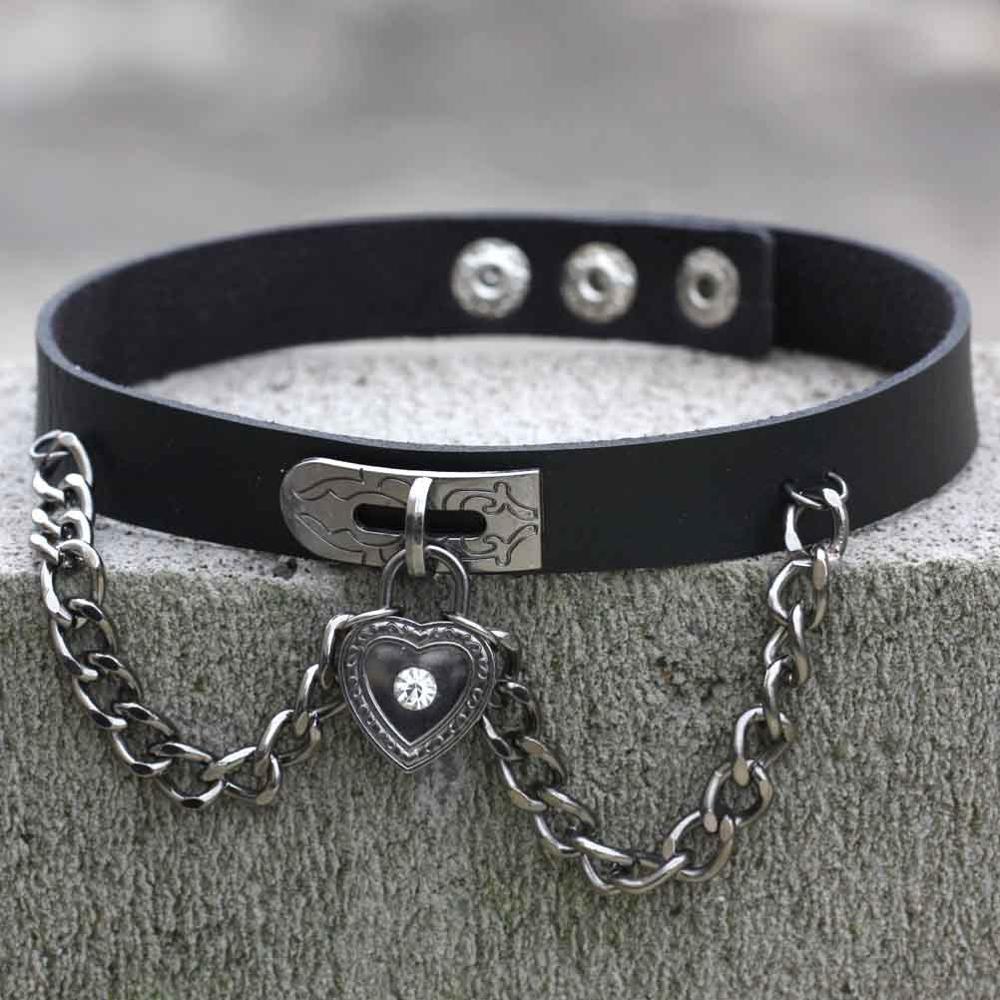 PU leather choker heart accessories Cool vintage necklace women Handmade Choker Necklace Goth Jewelry: black