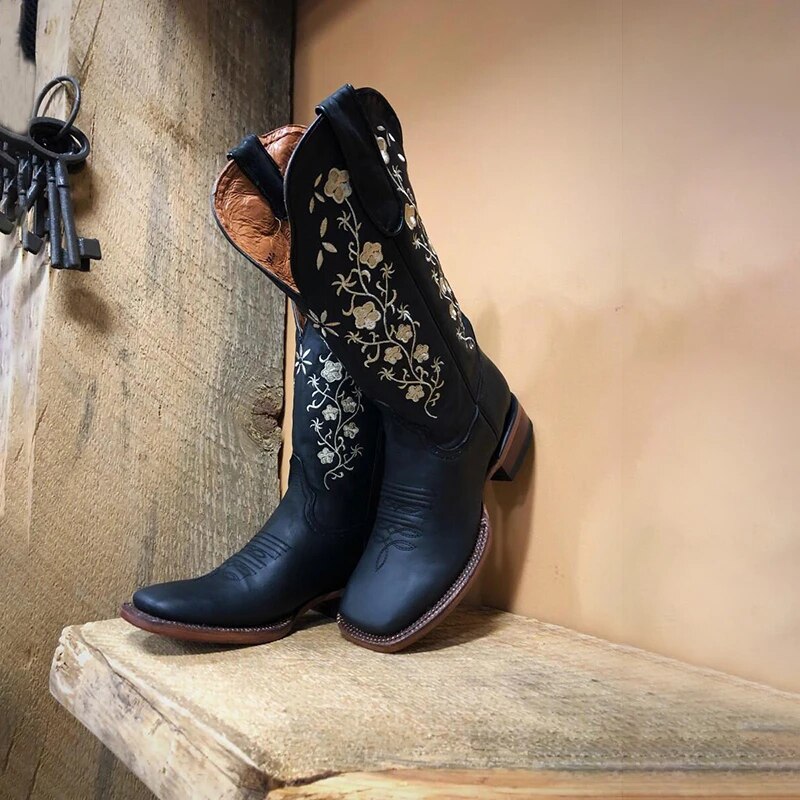 Nouvelle femmes bottes fleurs brodées Western bottes Cowgirl bottines femmes genou haute équitation Vintage bottes de plein air: black / 35