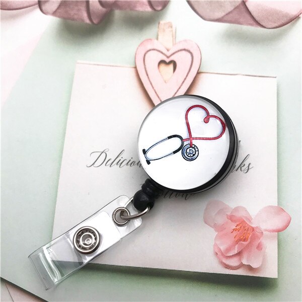 Hjerte stetoskop tilbagetrækkelig sygeplejerske badge hjul klip id navn kort badge holder sygeplejerske udstilling hospital kontorartikler: Y02
