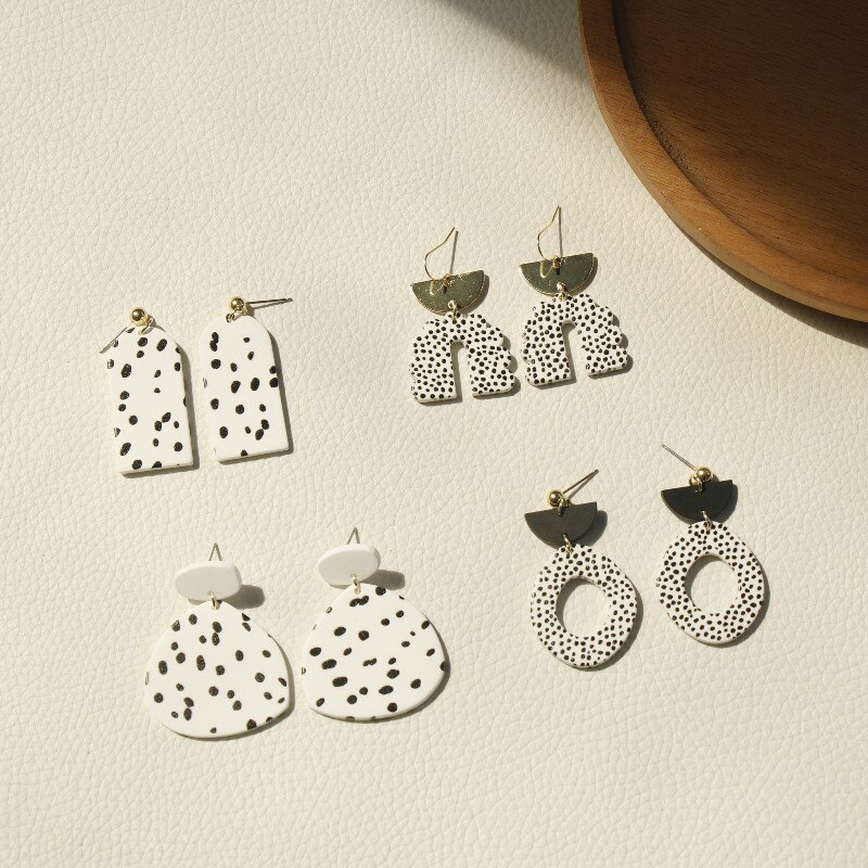 Koreaanse Acryl Geometrische Onregelmatige Dangle Oorbellen Voor Vrouwen Meisjes Leuke Zoete Zwart Wit Party Mode-sieraden