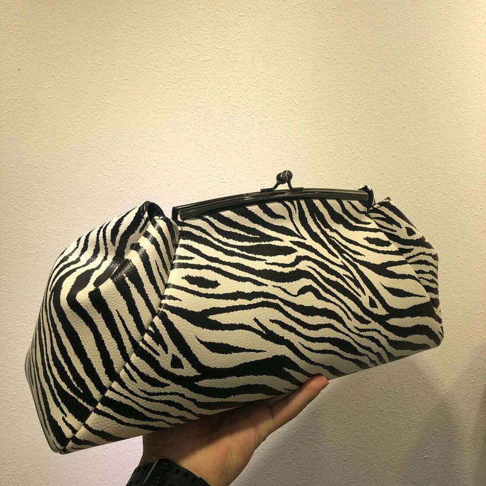 Mode Vrouwen Grote Capaciteit Clutch Bag Zebra Patroon Dame Lederen Corduory Handtassen Stijlvolle Dark Clip Zak