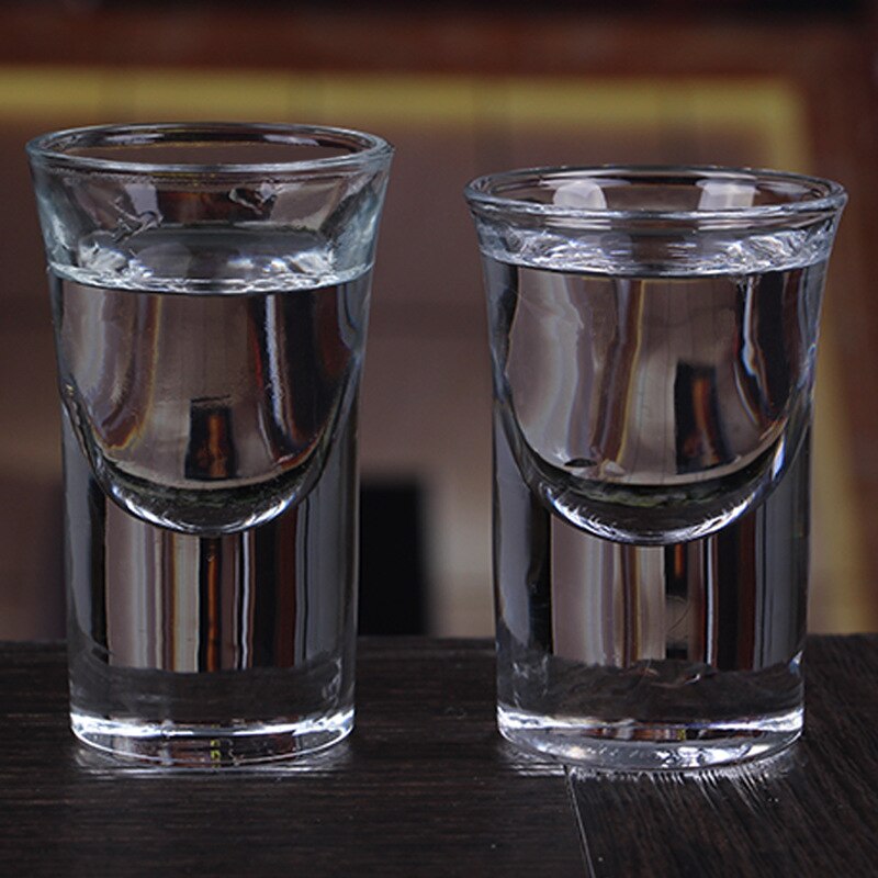 Hoog glas, kogelbeker, klein sterk glas, witte wijn, glazen beker met dikke bodem, bierglas, whiskyglas, wijnglazen