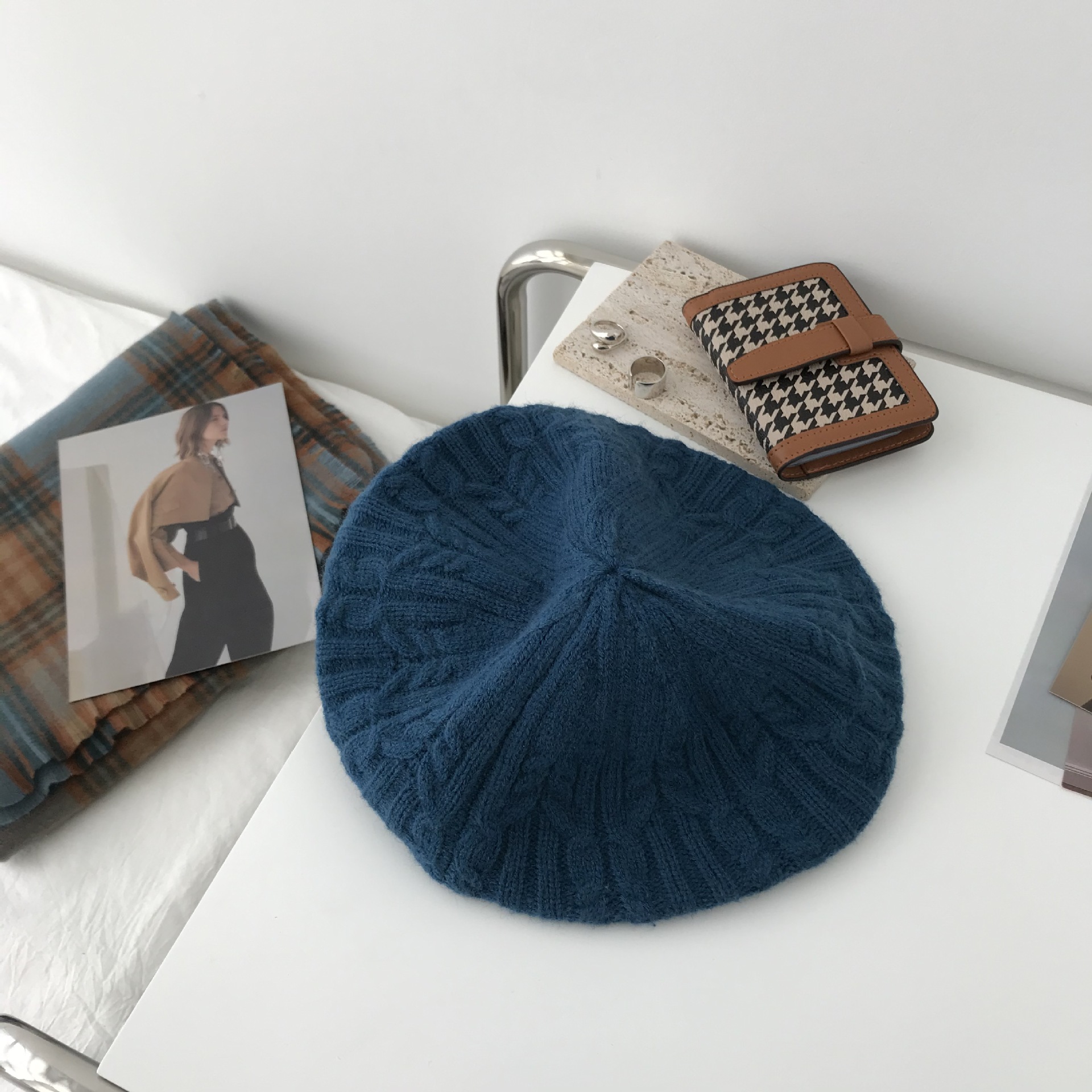 Autumn and Winter Red Beret Female Korean Version Ins Painter Hat Literary Retro Outdoor Warm Hat: dark blue