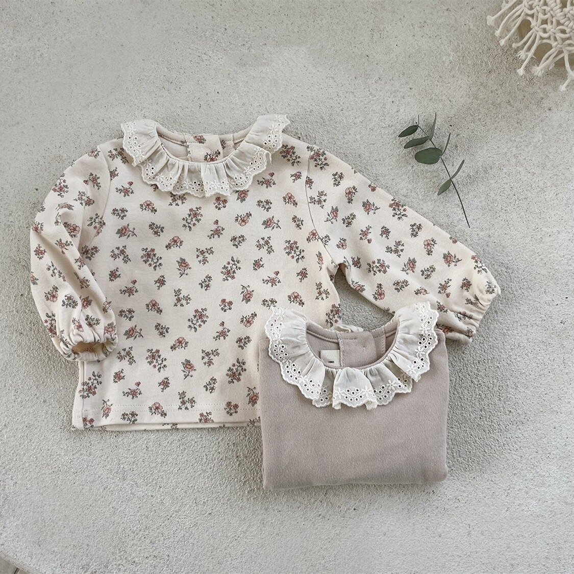 1683B Baby Meisje Kleding Kanten Kraag Overhemd 2022 En Najaar Katoen Zachte Kant Kraag Bloemen Meisje Dieptepunt Shirt t-shirt: beige print shirt / 80 for 1y