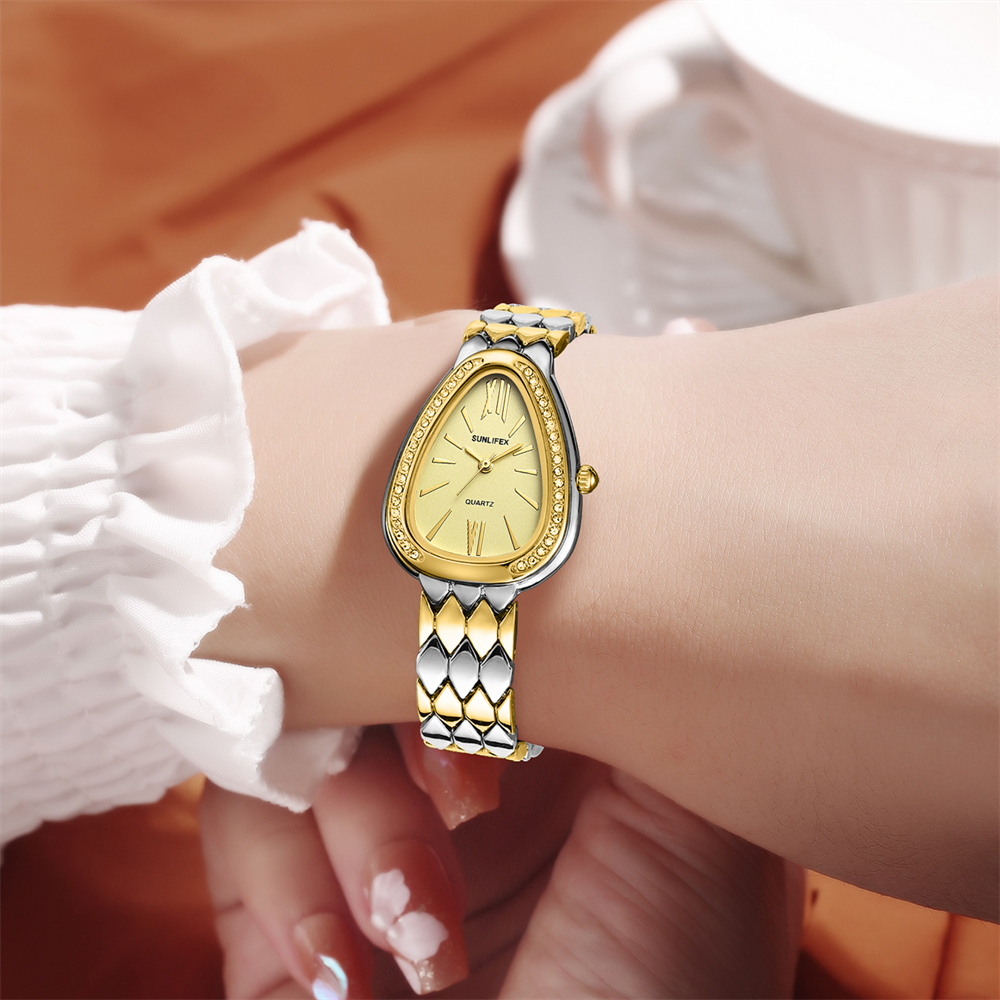 Reloj de estilo antiguo con forma de serpiente personalizado a la con incrustaciones de diamantes esfera pequeña luz de lujo temperamento reloj de cuarzo para mujer