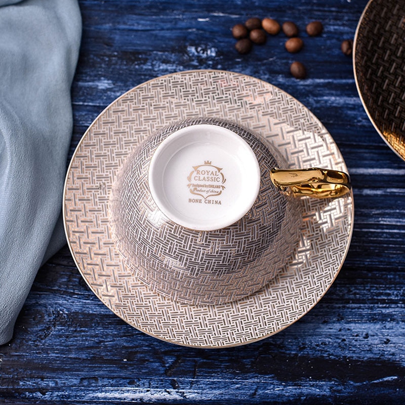 Yefine porslin kaffekoppar vintage keramiska koppar och fat ställer kinesiska tekopp drinkware för kaffe