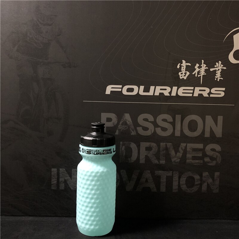 Fouriers sport vandflaske 600ml mountainbike landevejscykel mtb cykling skridsikker modstandsbestandig vandflaske wbc -be005: Lyseblå