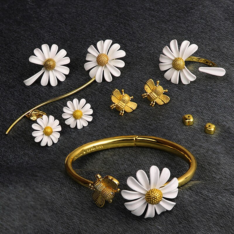 HANGZHI Gold Color Daisy Flower Bee Animal Asymmetry Adjustable Buckle Bracelet for Women Girl Set Jewelry Part