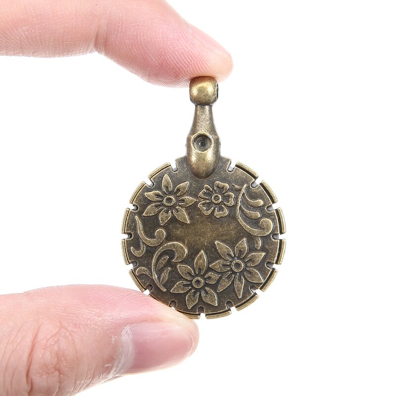 Cortador de hilo Retro Vintage, hoja de corte colgante para costura a medida, herramientas de artesanía de punto, 4,5x3cm, 1 unidad