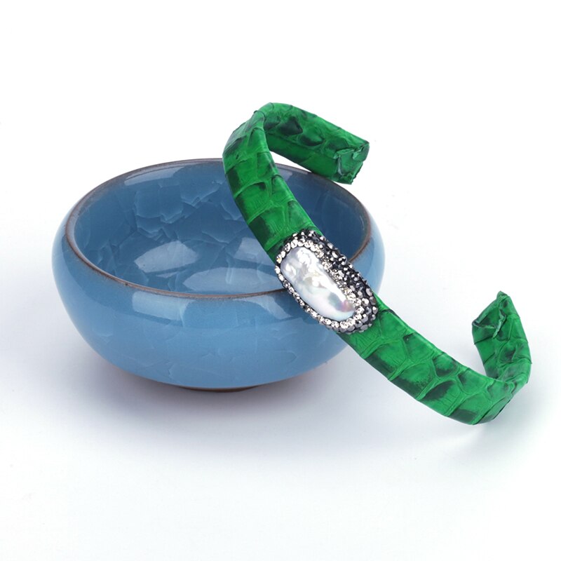 Natuurlijke Zoetwater Grote Parel Pave Rhinestone Charm Sieraden Green Real Lederen Wrap Verstelbare Open Armband Bangle Vrouwen