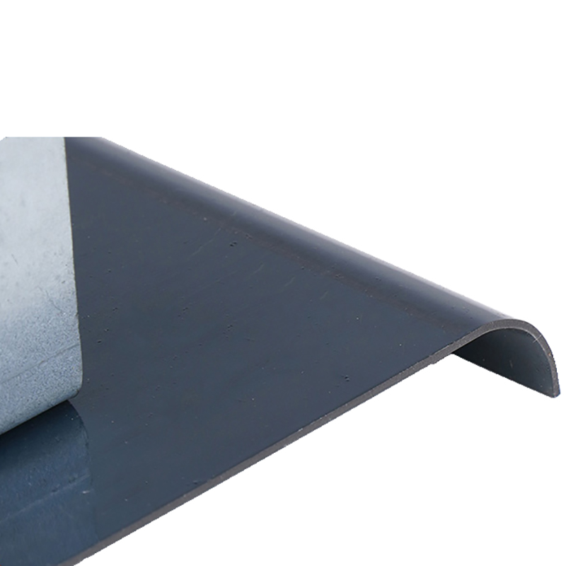 Bordure à béton en acier bleu, extrémités incurvées, truelle d'angle périphérique avec poignée en caoutchouc