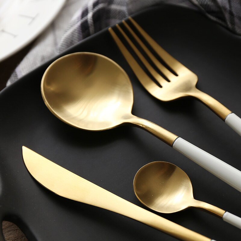 Czarno-biało-złota europejska zastawa stołowa metalowy nóż łyżka widelec zestaw sztućców ze stali nierdzewnej