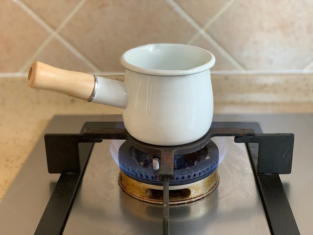 Japanse Stijl Emaille Melk Pan Met Houten Handvat Koffie Verwarming Pan Keuken Dubbele Nozzle Huishoudelijke Babyvoeding Koken Pot ZA382