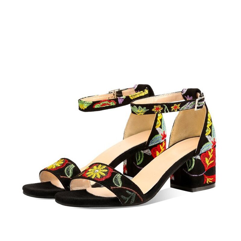 Sandales d'été pour femmes, chaussures brodées à talons carrés, bout ouvert, talon de 5cm, antidérapantes: 8.5