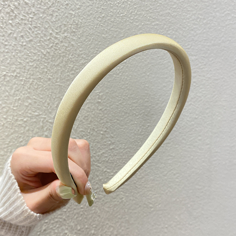 Aishg fint hårband i fast tyg för kvinnor koreanskt enkelt hårband fräscht all-matchande hårband för utomhusbruk flickor håraccessoarer: Armégrön