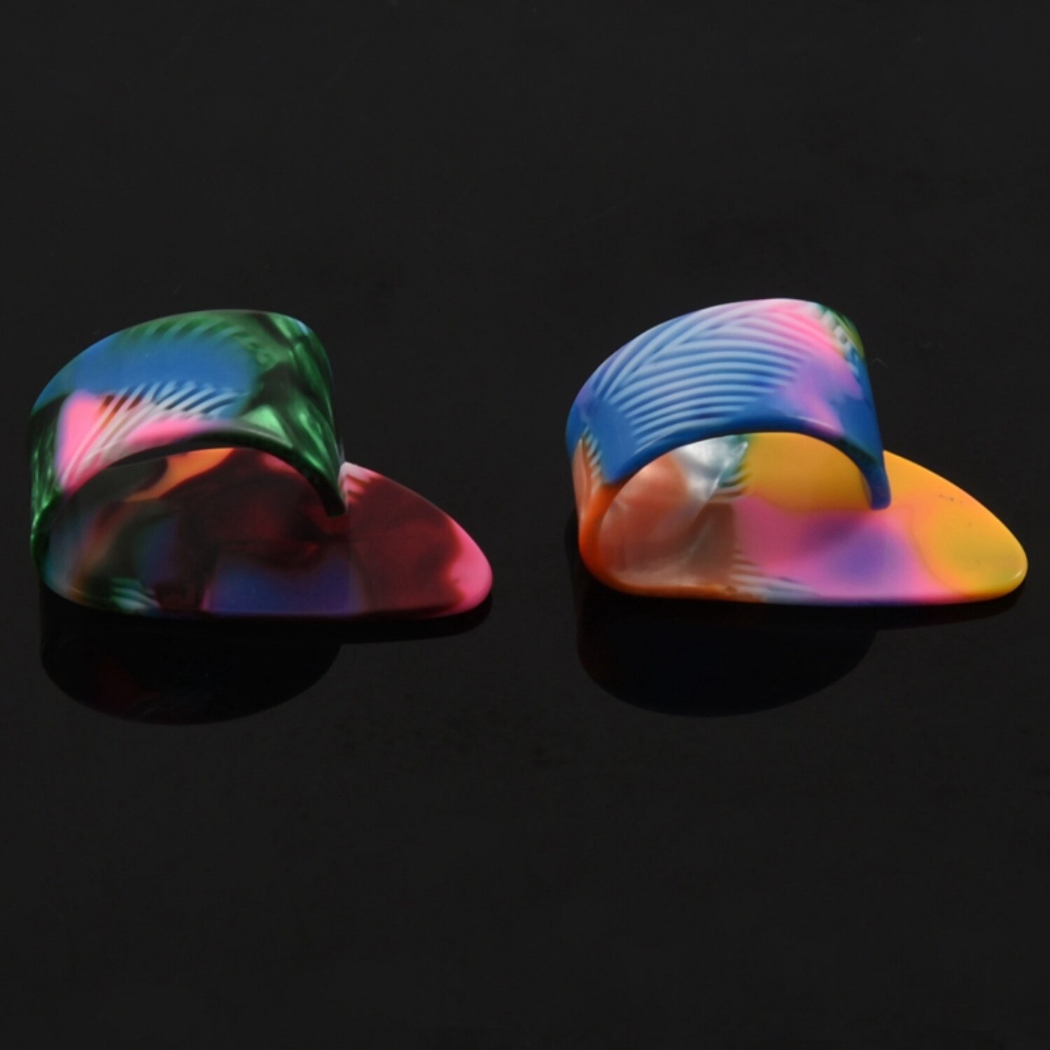 2 stuks vinger-duim plectrums in verschillende kleuren & 4 stuks siliconen gitaar duim vinger plectrum beschermer (grijs m)