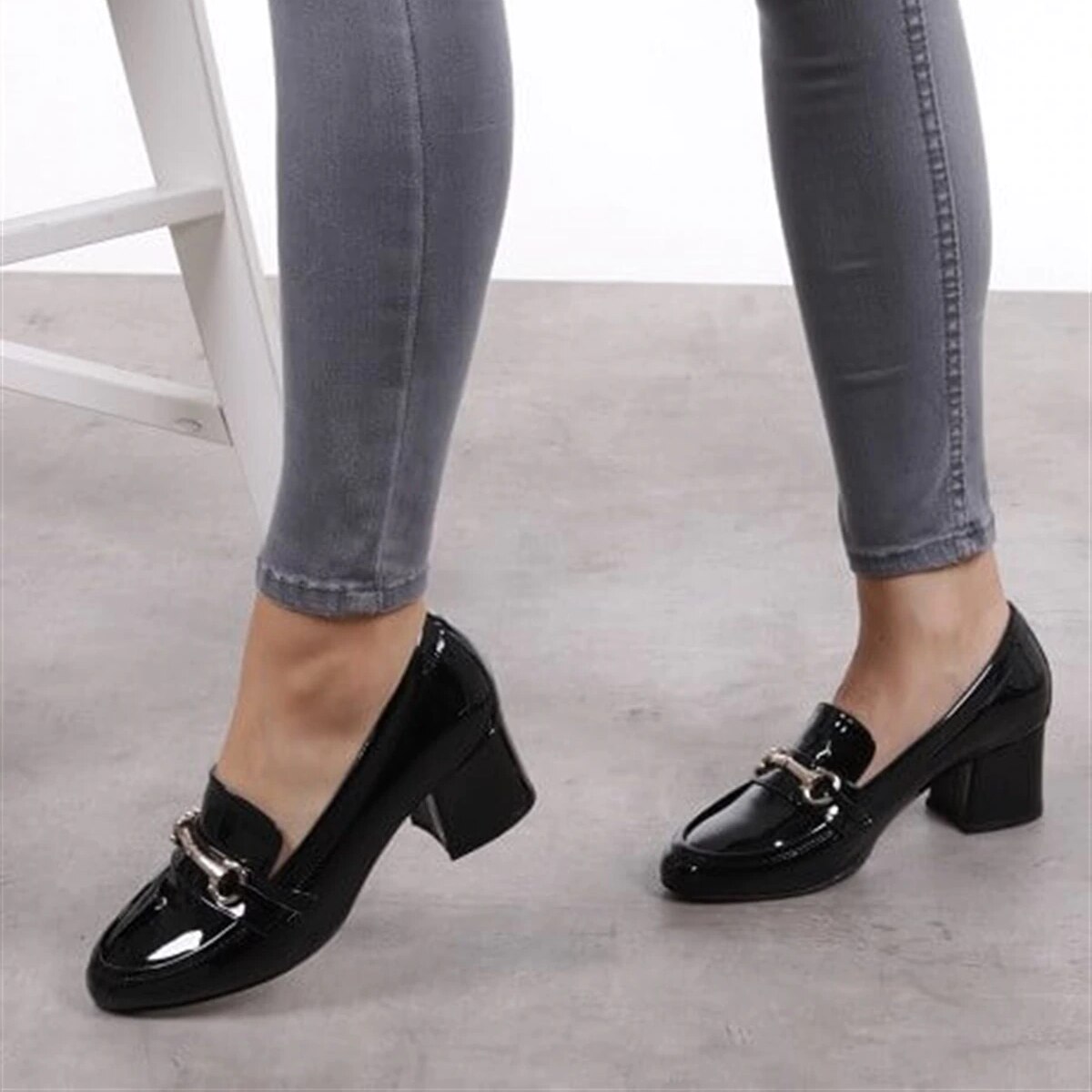 Mio Gusto Jamie noir, Tan, bordeaux couleurs 5Cm hauteur de talon décontracté chaussures de confort pour femmes , femmes chaussures , mocassin femme , chaussure femme , basket femme , basket femme