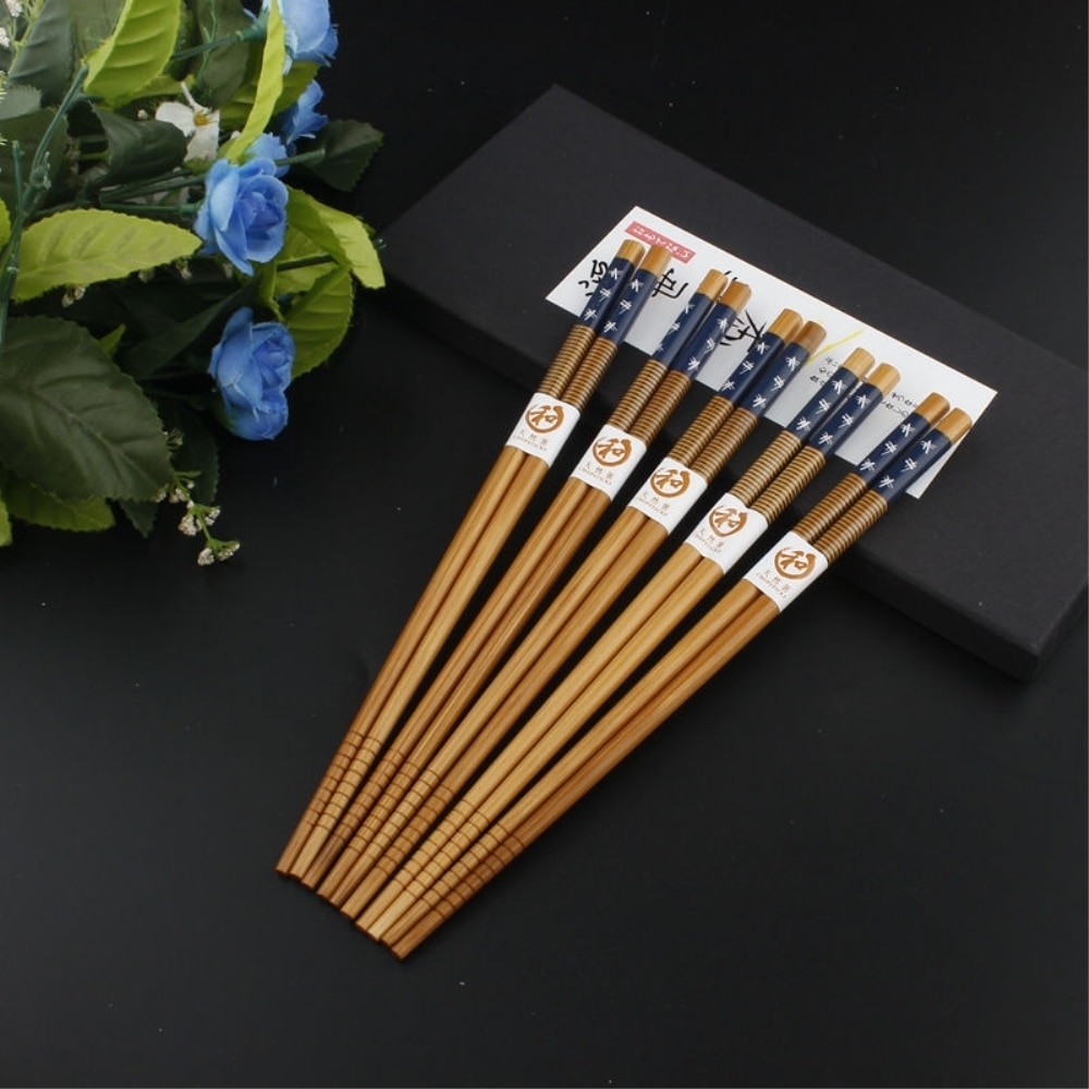 5PCS/Pack Bamboo Chopstick Snow Chopsticks With Box Tableware Suit Chinese Food Dietary tools