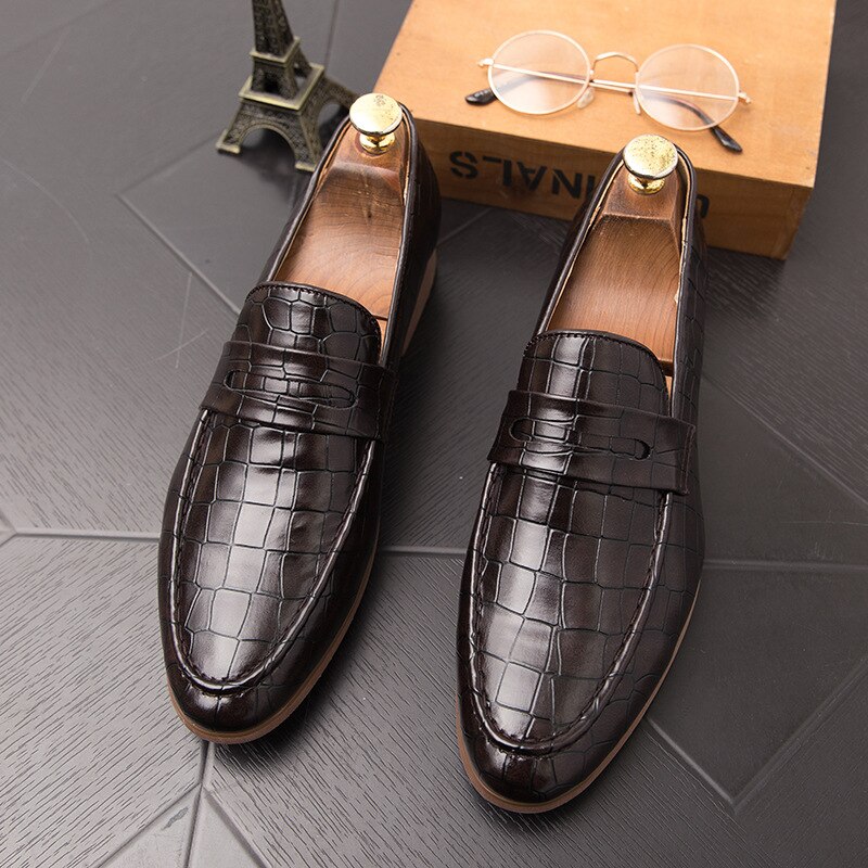 Mænd bryllup festkjole sko stor størrelse business formel kjole sko loafers mand åndbar spidse snøre afslappet sko