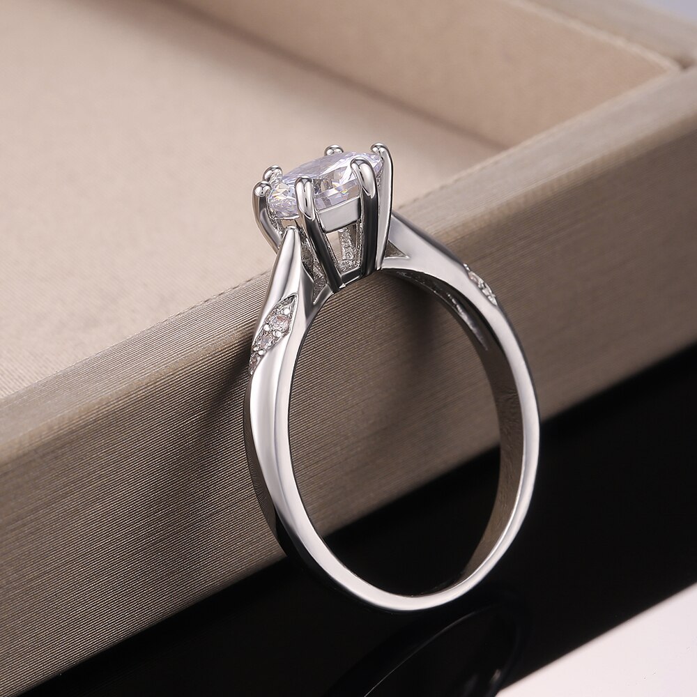 Huitan Klassieke 6 Klauwen Vrouwen Wedding Band Sieraden Ring Shine Zirconia Engage Party Luxe Vrouwelijke Ring Eenvoudig