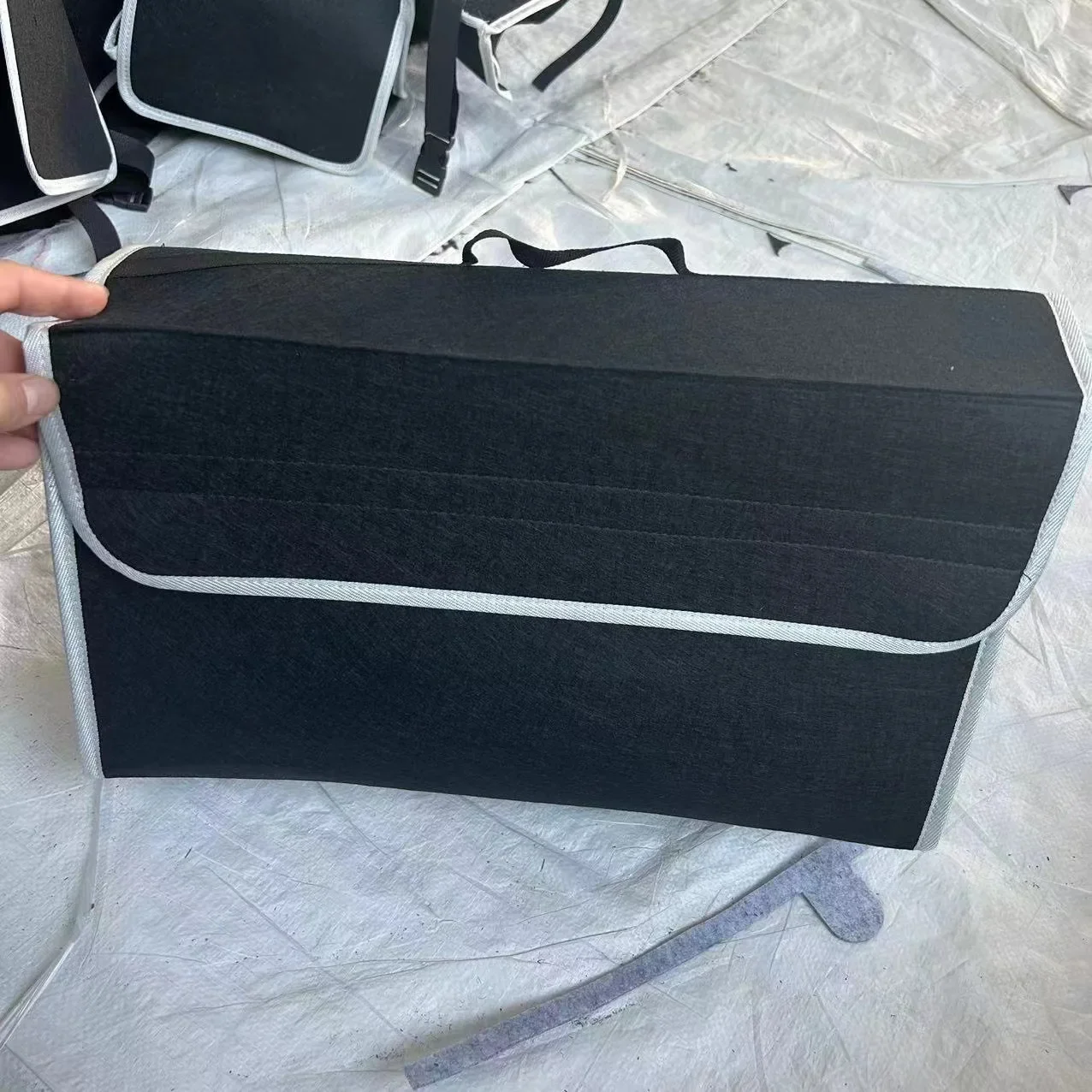 Opvouwbare kofferbakorganizer Grote capaciteit Antislip vilten doek Auto-interieur Opruimen Container Auto-organizer Opbergen Opruimen Box: Black