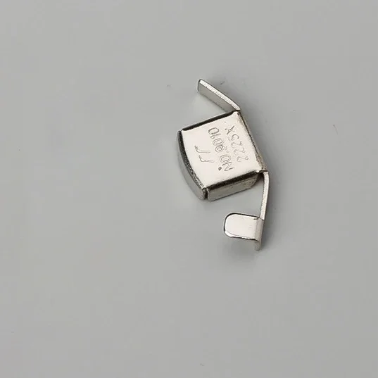 1/2 pezzi guida magnetica per cucitura magnete per macchina da cucire guida magnetica per cucire forniture per trapuntatura strumenti per piedino per macchina da cucire: Luce Verde