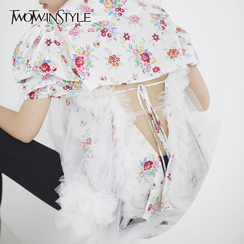 TWOTWINSTYLE-camisa de malla almazuela para mujer, cuello de solapa, Puff, estampado corto, Patchwork, volantes, dobladillo Irregular, tendencia femenina