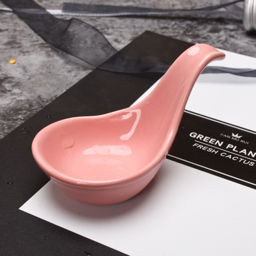 2Pcs Ceramic Spoon Tableware Soy Sauce Dish Home Sauce Mini Spoon Spoons Cuttlefish Balls Placed On A Saucer Tableware: 2