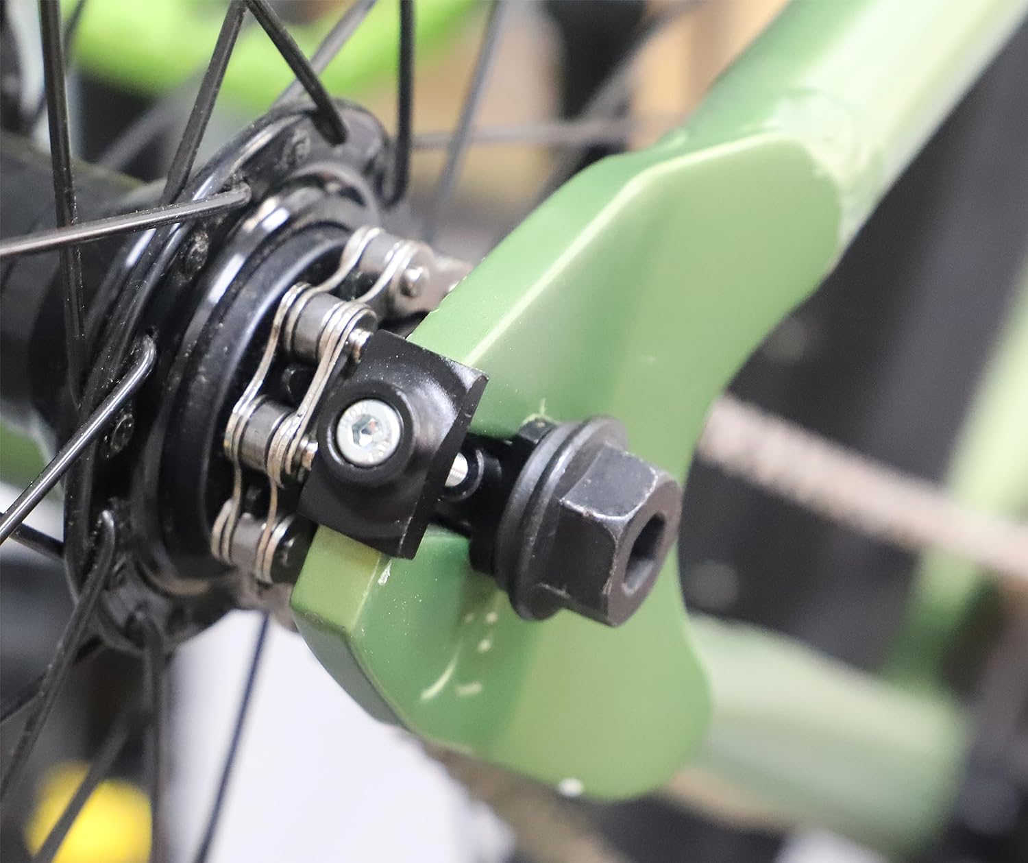 ZUKKA Bike Chain Single Speed 1 Speed Bicycle Chains Spare Parts for Bicycle 1/2" x 1/8" x 104/114 Links Bicycle Accessories