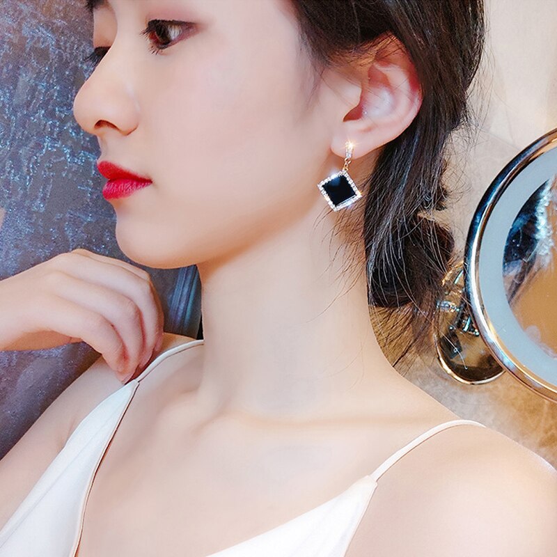 Lats Trend Strass Geometrische Oorbellen Voor Vrouwen Koreaanse Mode Zwarte Kleur Dangle Earring Vrouwelijke Elegante Sieraden