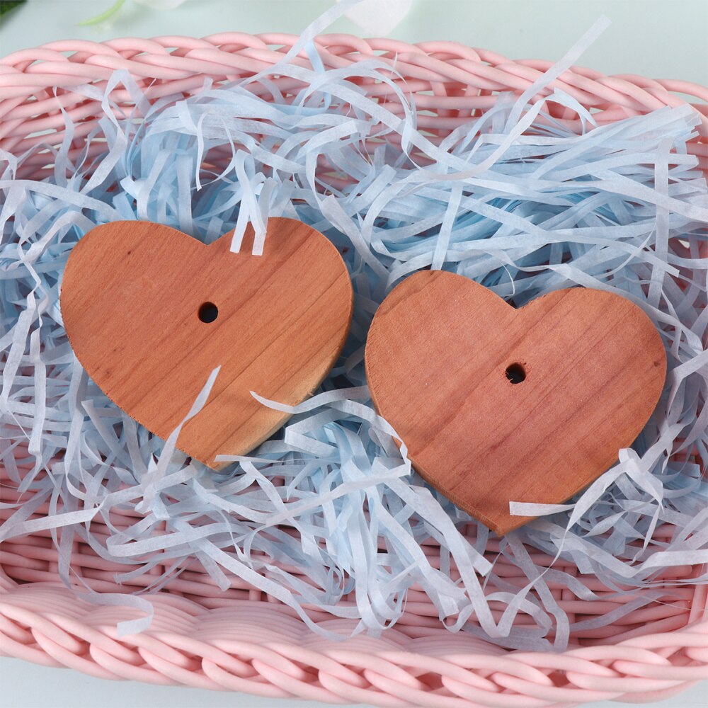 10pcs Cedar Wood Chips Heart Shape Cedar Wood Slices Mothproof Wardrobe Cedar Wood Chip