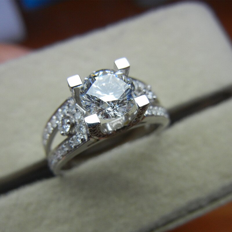 2022 New Arrival Luxury Halo Engagement Ring for Women Anniversary Gift Jewelry Wholesale R7173
