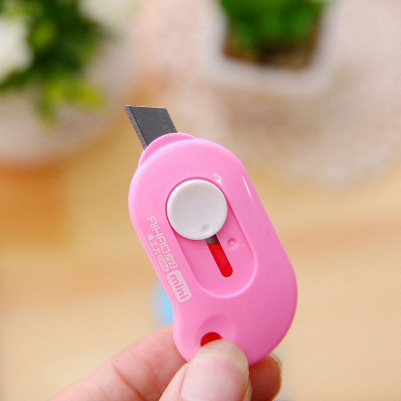 Opiskelija mini söpö kawaii muovitaide veitsi hyödyllisyys veitsi laatikko leikkuri lapsille korealainen paperitavara 7105