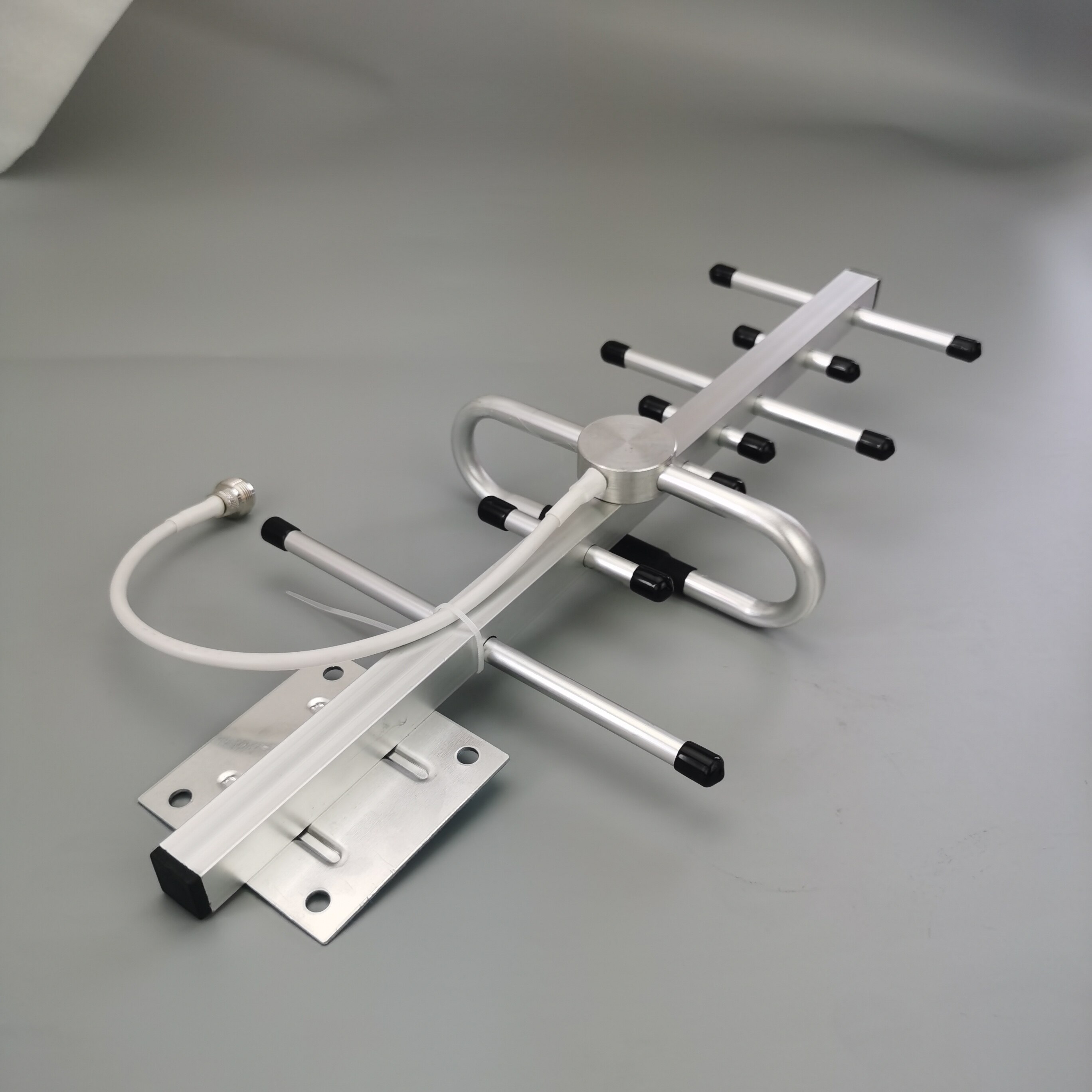 Antena Yagi 2G 3G 4G para exteriores, 698-2700 MHz, compatible con repetidor de señal GSM UMTS LTE WCDMA, 10 dBi, trabajo de alta ganancia para todos los impulsores